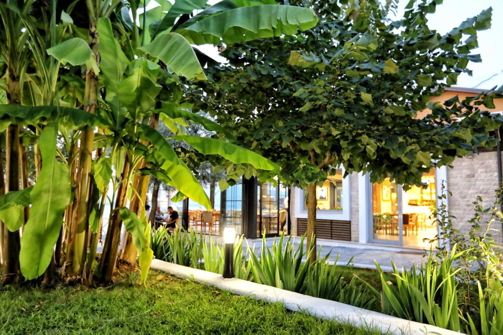 Hotel Labiatan Zogaj  Exterior photo